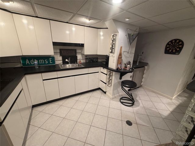 12164 Susan Avenue, Warren, MI 48093