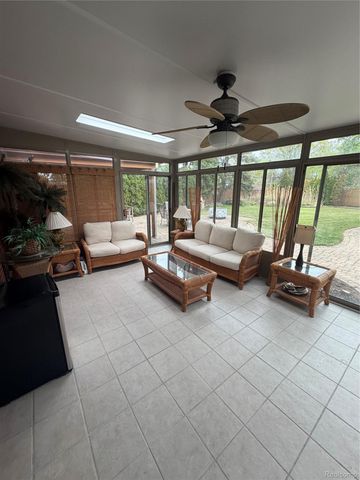 12164 Susan Avenue, Warren, MI 48093