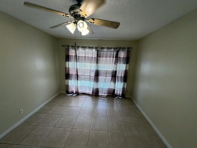 2400 SW 19th Avenue 128, Boynton Beach, FL 33426