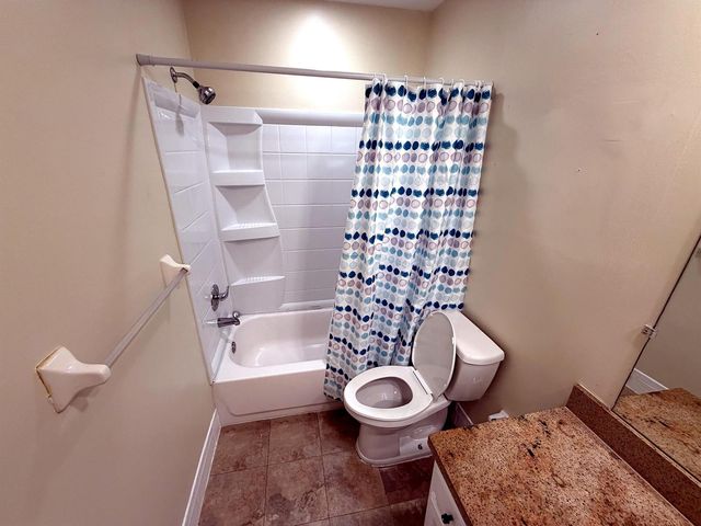 2400 SW 19th Avenue 128, Boynton Beach, FL 33426