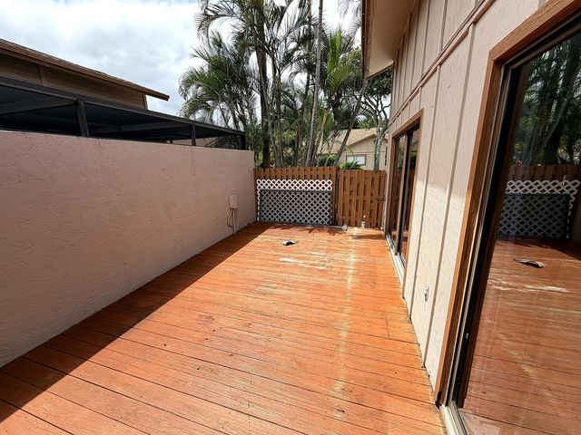 2400 SW 19th Avenue 128, Boynton Beach, FL 33426