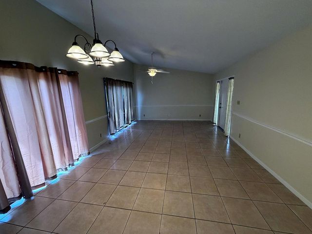 2400 SW 19th Avenue 128, Boynton Beach, FL 33426