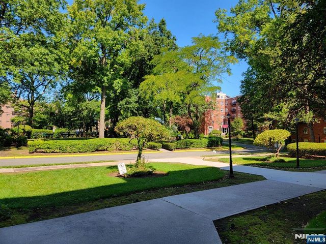 2320 Linwood Avenue 5G, Fort Lee, NJ 07024