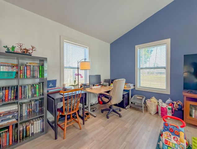 11953 NW Lake Mystic Lee Duggar Road, Bristol, FL 32321