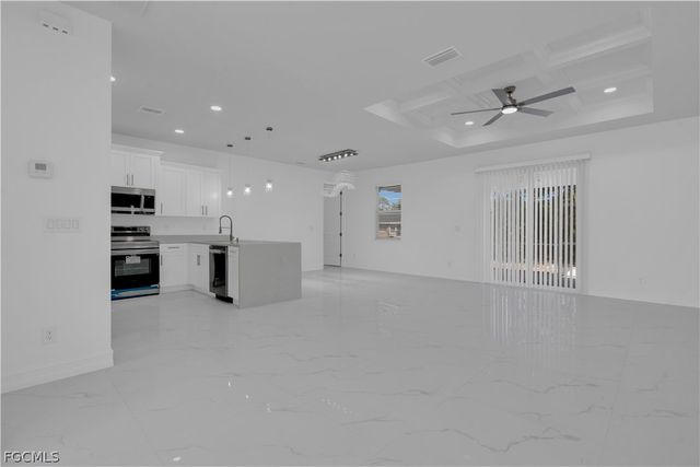 2104 Edward AVE, Alva, FL 33920