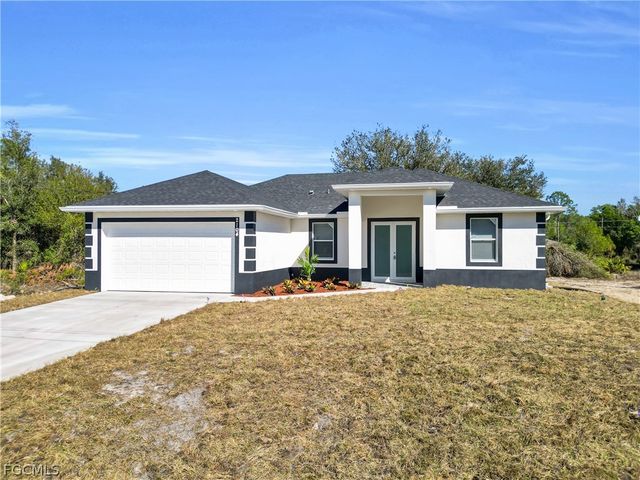 2104 Edward AVE, Alva, FL 33920