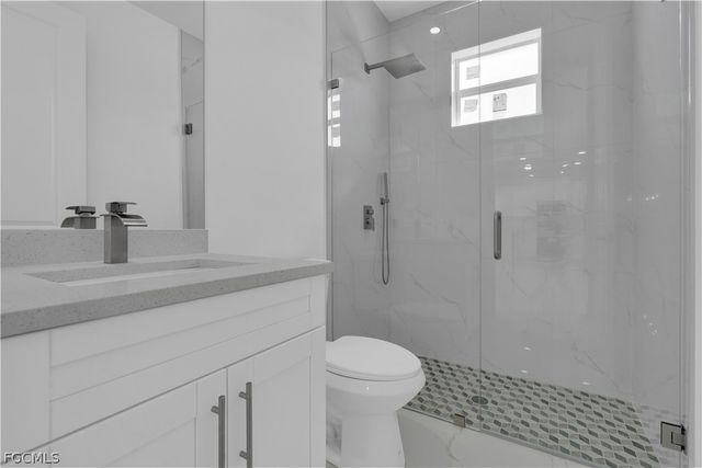 2104 Edward AVE, Alva, FL 33920