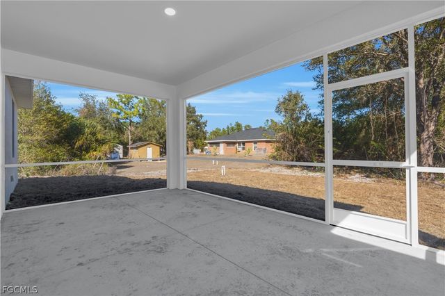 2104 Edward AVE, Alva, FL 33920