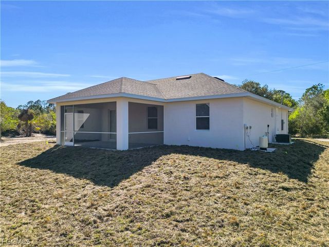 2104 Edward AVE, Alva, FL 33920