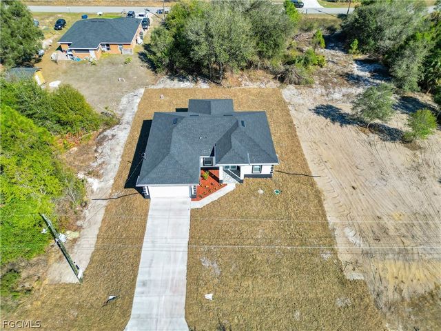 2104 Edward AVE, Alva, FL 33920