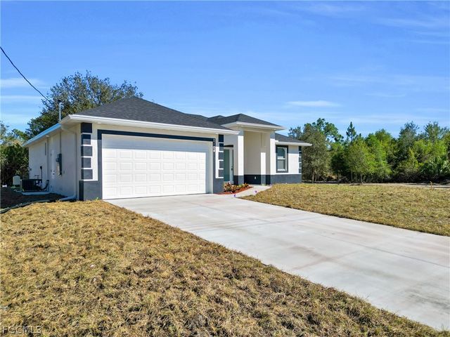 2104 Edward AVE, Alva, FL 33920