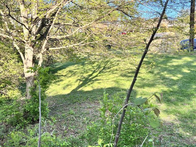 323 Clearview Dr, Clarksville, TN 37043