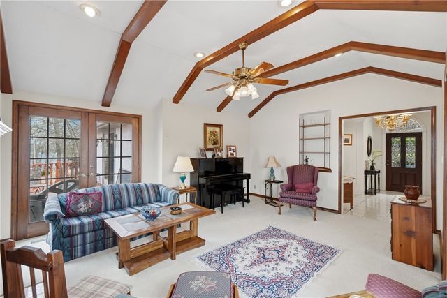 757 Lakeview Drive, Eureka Springs, AR 72631