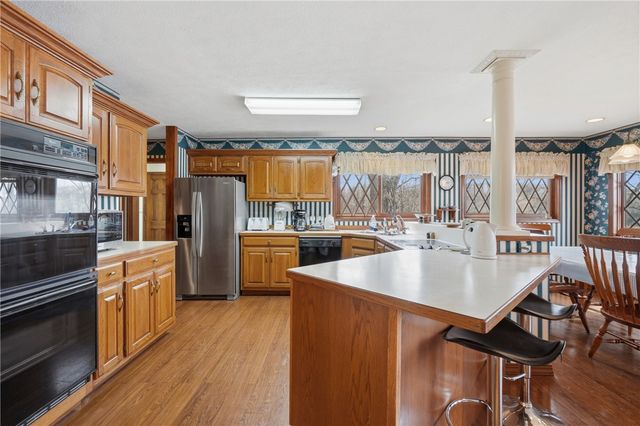 757 Lakeview Drive, Eureka Springs, AR 72631