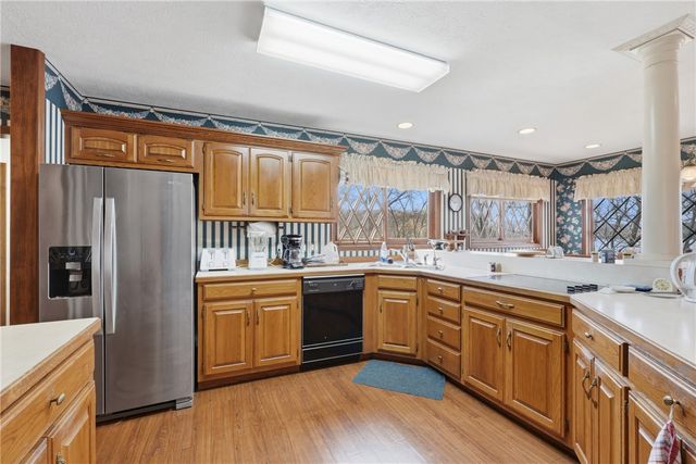 757 Lakeview Drive, Eureka Springs, AR 72631