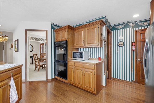 757 Lakeview Drive, Eureka Springs, AR 72631