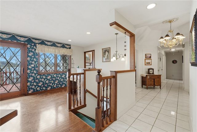 757 Lakeview Drive, Eureka Springs, AR 72631