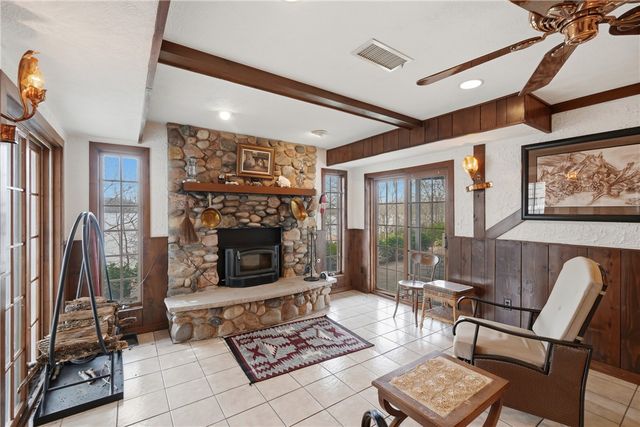 757 Lakeview Drive, Eureka Springs, AR 72631