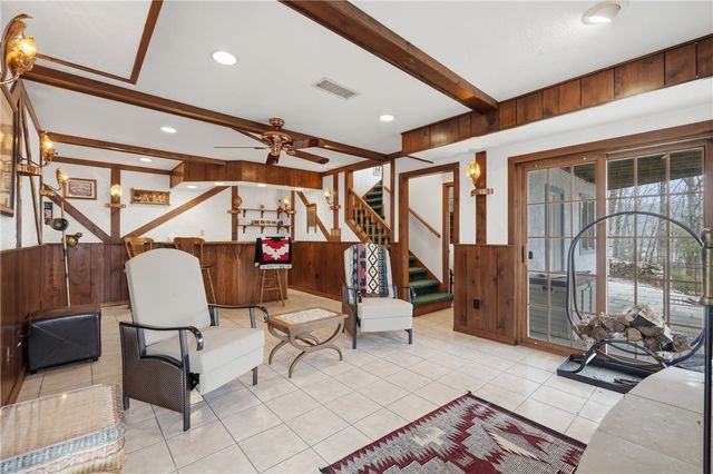 757 Lakeview Drive, Eureka Springs, AR 72631