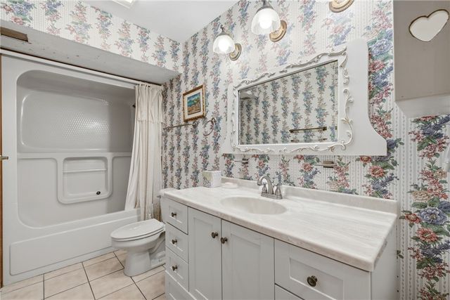 757 Lakeview Drive, Eureka Springs, AR 72631