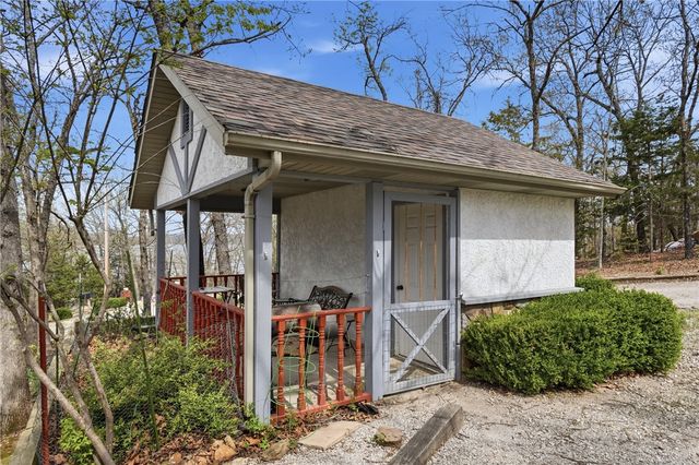 757 Lakeview Drive, Eureka Springs, AR 72631