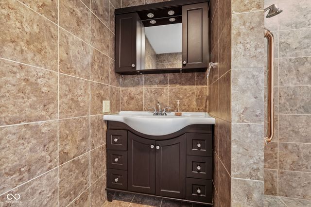 217 Woodhill Drive, Indianapolis, IN 46227
