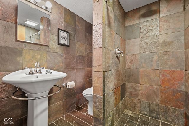 217 Woodhill Drive, Indianapolis, IN 46227