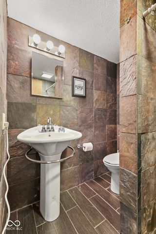 217 Woodhill Drive, Indianapolis, IN 46227