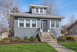 293 N Illinois Street, Elmhurst, IL 60126