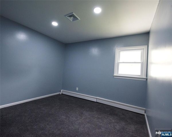 4 Rainbow Trail, Vernon, NJ 07422
