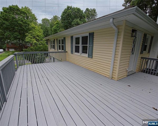 4 Rainbow Trail, Vernon, NJ 07422