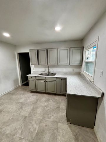 4247 SUMMITT RIDGE, Dallas, TX 75216