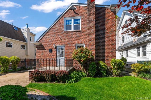 183-41 Dalny Road, Jamaica Estates, NY 11432