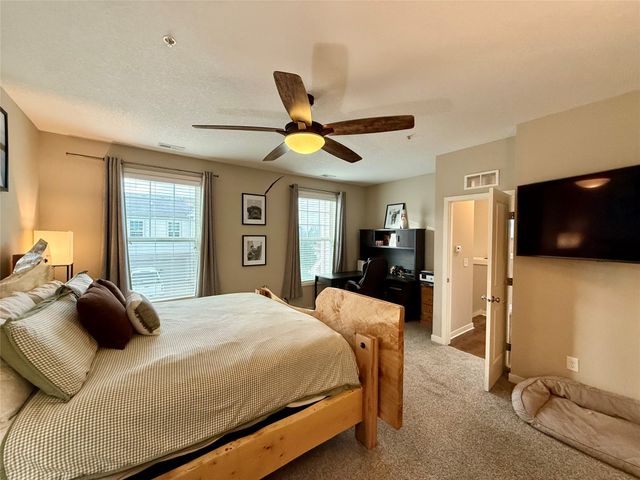 170 80th Street 106, West Des Moines, IA 50266