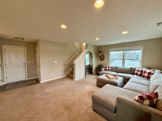 170 80th Street 106, West Des Moines, IA 50266