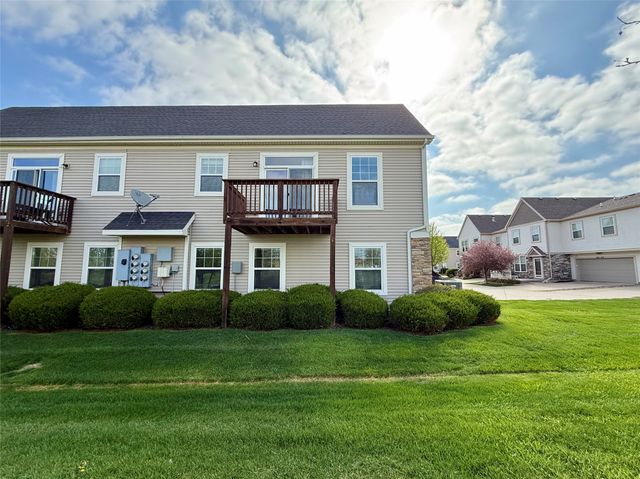 170 80th Street 106, West Des Moines, IA 50266