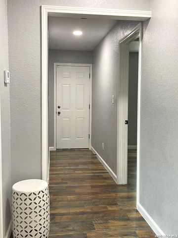 811 Vickers, San Antonio, TX 78211