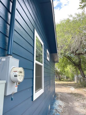 811 Vickers, San Antonio, TX 78211