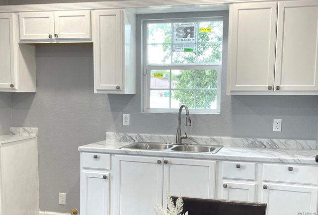 811 Vickers, San Antonio, TX 78211