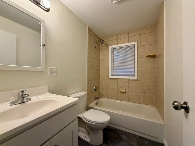 15 Park Avenue 4, Foxboro, MA 02035