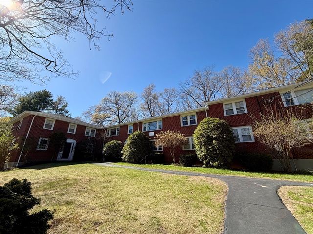 15 Park Avenue 4, Foxboro, MA 02035