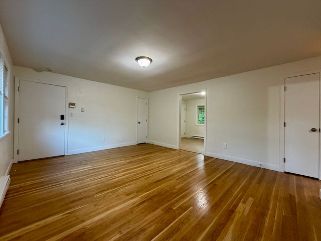 15 Park Avenue 4, Foxboro, MA 02035