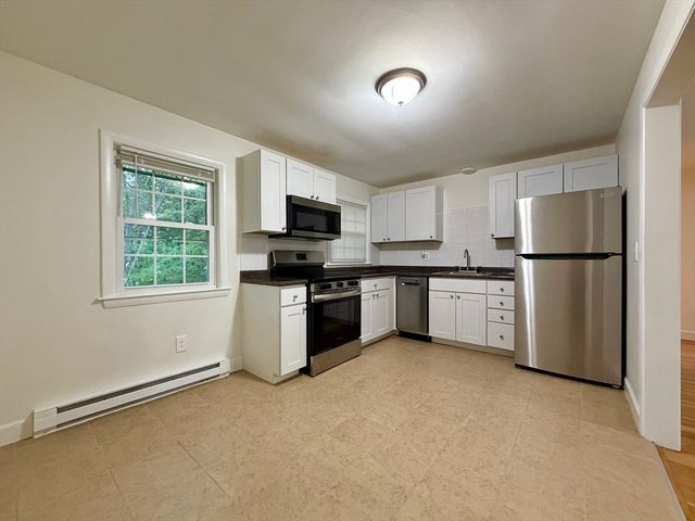 15 Park Avenue 4, Foxboro, MA 02035