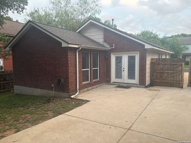 8607 WILLOW GLEN DR, San Antonio, TX 78250