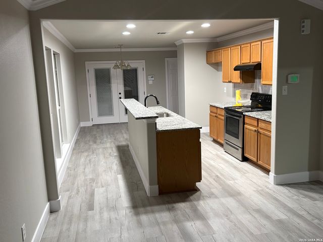 8607 WILLOW GLEN DR, San Antonio, TX 78250
