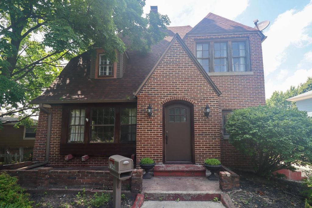7842 Pershing BOULEVARD, Kenosha, WI 53142