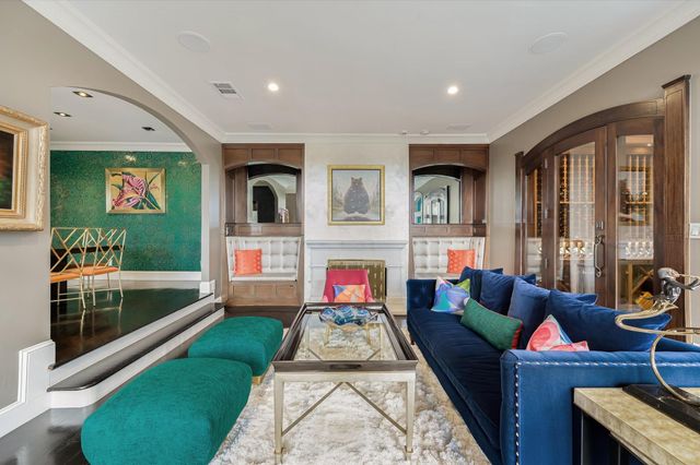 206 Las Lomas DR, West Lake Hills, TX 78746