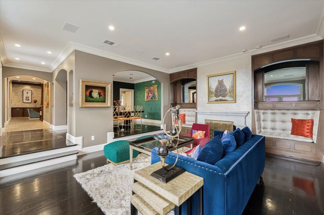 206 Las Lomas DR, West Lake Hills, TX 78746
