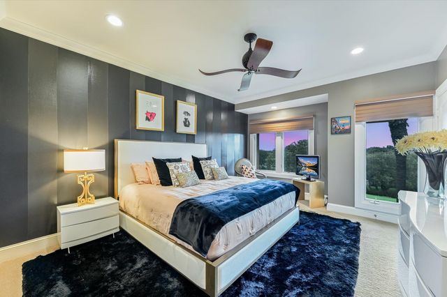 206 Las Lomas DR, West Lake Hills, TX 78746