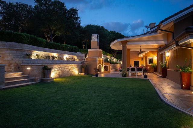 206 Las Lomas DR, West Lake Hills, TX 78746